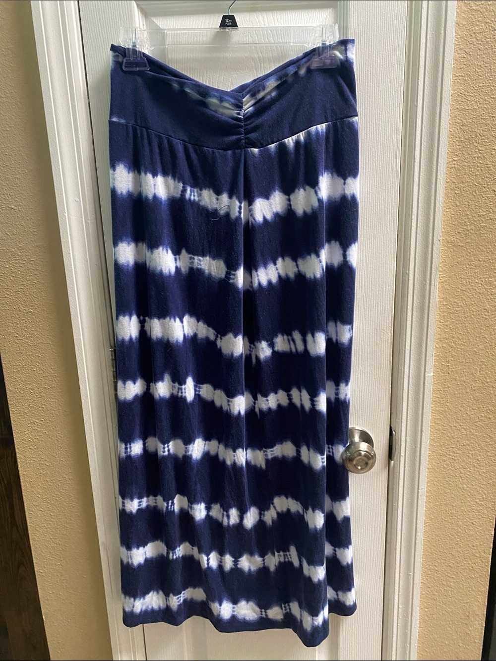Faded Glory blue and white tie dye skirt